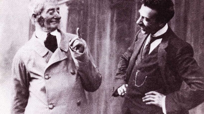 Luca Comerio, a destra, con l'attore Edoardo Ferravilla