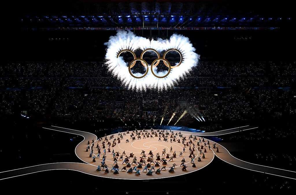 San Siro accende i Giochi. Le Olimpiadi di Milano-Cortina partono nel segno dell’armonia