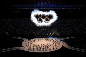 San Siro accende i Giochi. Le Olimpiadi di Milano-Cortina partono nel segno dell’armonia