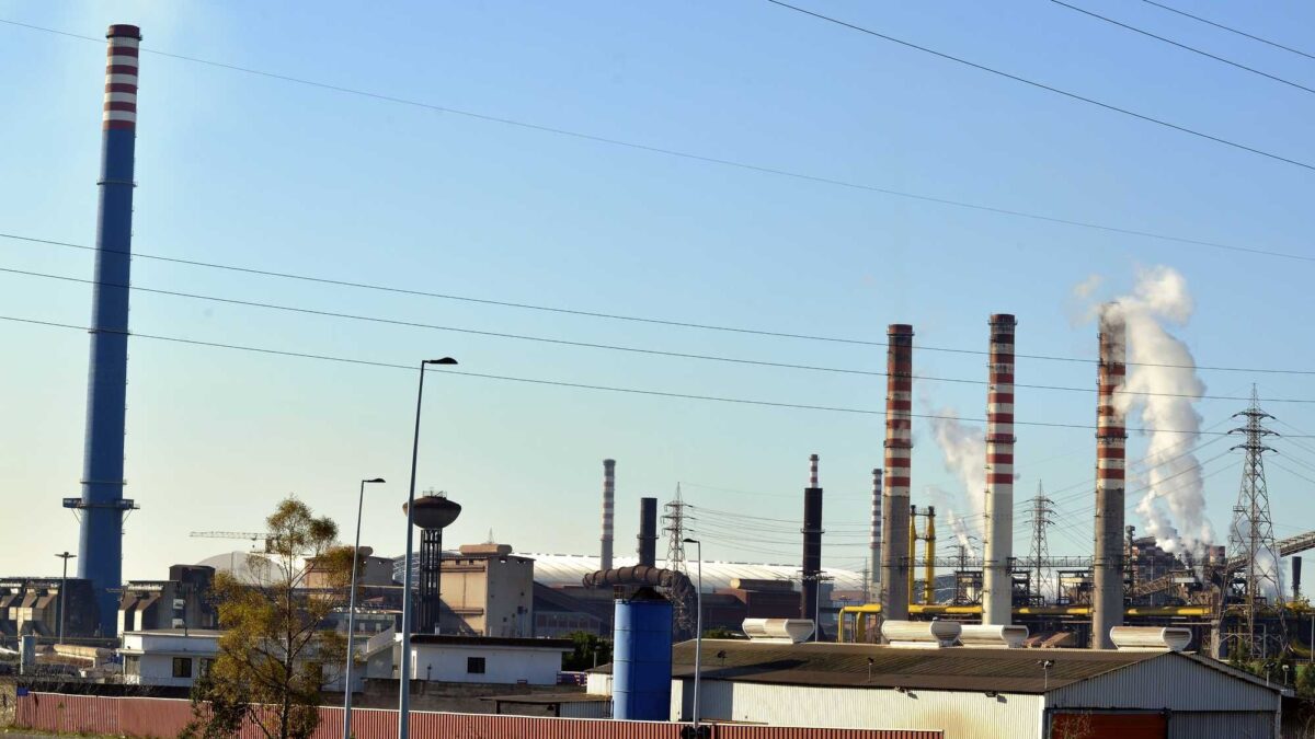 Ex Ilva, 11 cittadini licenziano 20.000 famiglie