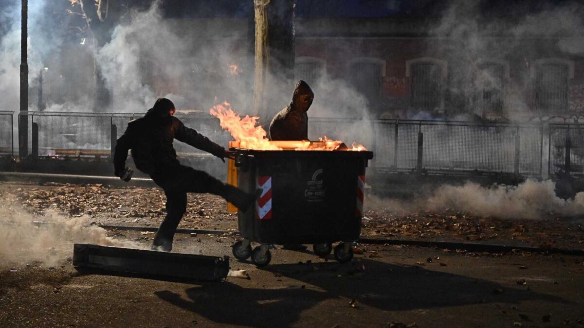 I giudici ai picchiatori rossi: «Fate pure i vostri comodi»
