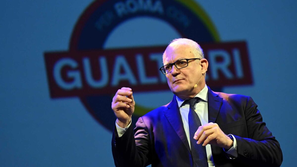Gualtieri predica il salario minimo e poi paga i lavoratori 4,5 euro l’ora