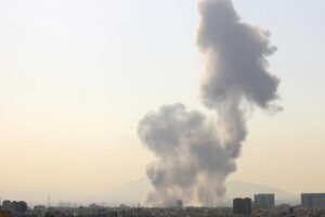 Israele e Stati Uniti attaccano l’Iran