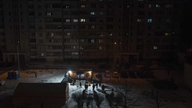 Mezza Ucraina finisce ancora al buio