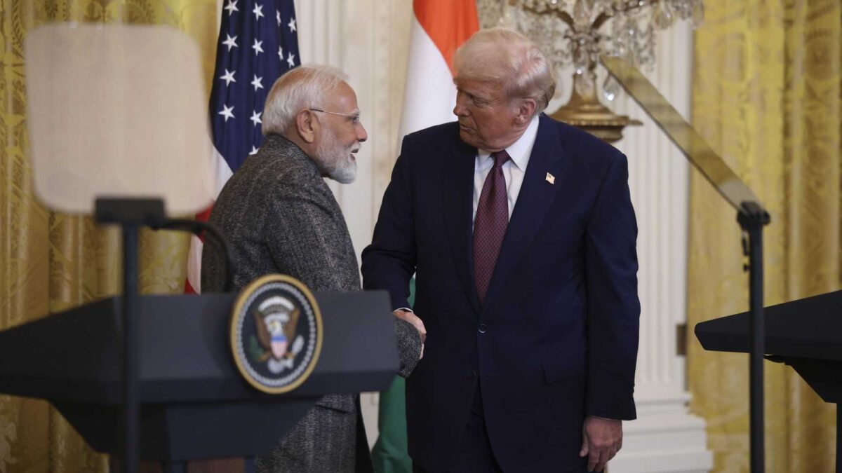 Trump insegna all’Ue come si tratta: l’India dice addio al petrolio russo