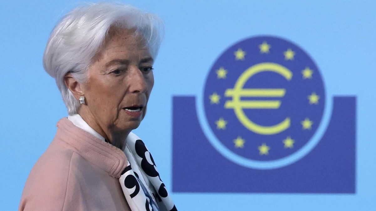 Bce sgonfiata dalla lotta al contante. Per stare a galla spinge l’euro digitale