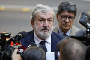 Il Csm mette Emiliano nel freezer