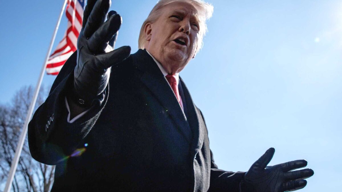 Passetto indietro di Trump sui dazi: «Gabelle giù per alluminio e acciaio»