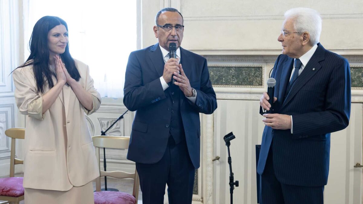 Mattarella si traveste da nonno d’Italia per far finta di essere davvero super partes