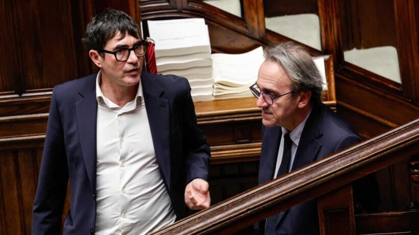 Avs si attacca addirittura a Epstein pur di andare contro il Carroccio
