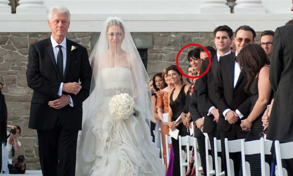 Hillary: «Mai incontrato Jeffrey». Ma la socia era alle nozze della figlia