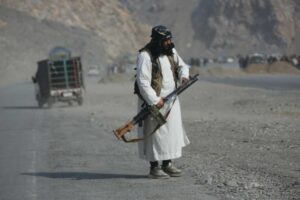 Il Pakistan bombarda l’Afghanistan