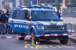 Zero sconti per l’agente che sporca la divisa