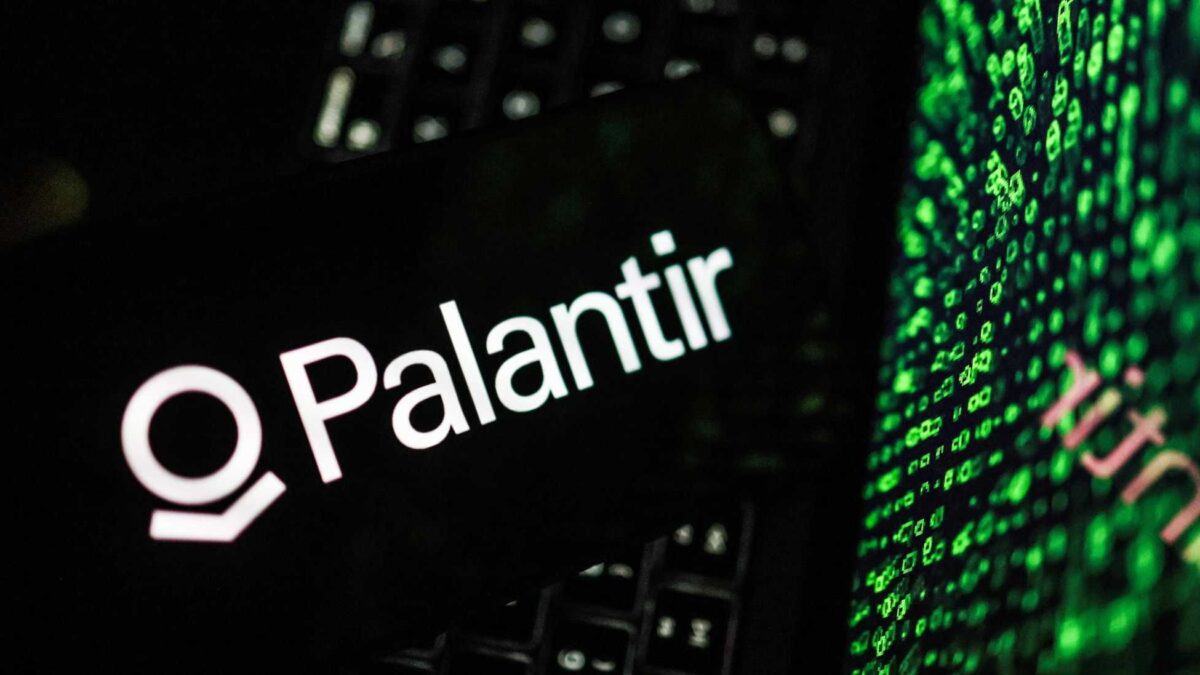 Fbi e Cia, marines e generali ucraini tra i clienti Vip del suo software
