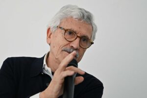 D’Alema scorda la Colombia e fa la colomba