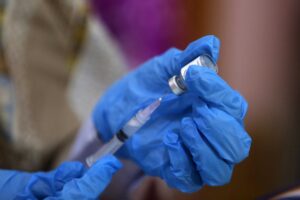 L’Ordine sospende solo per i vaccini