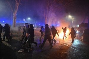 Askatasuna fa paura: agente preso a martellate