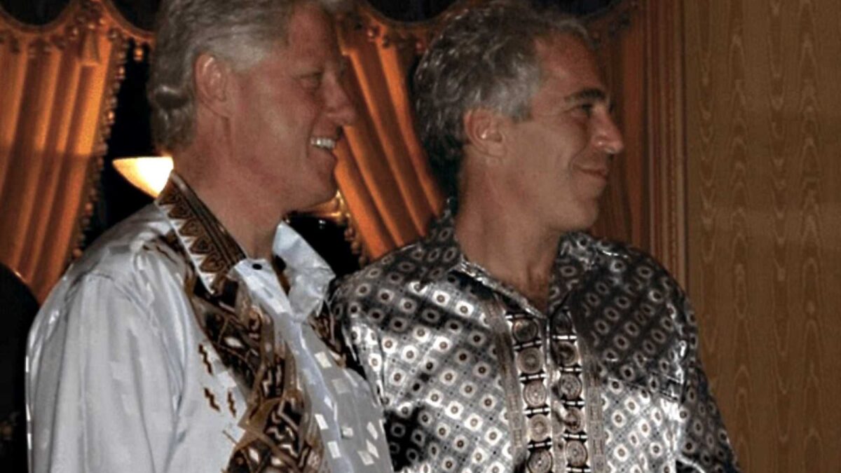 Epstein voleva clonare bimbi partoriti dalle sue vittime. Gates trema: «Sono pentito»