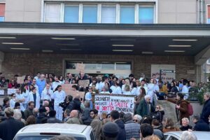 La sinistra protegge i medici pro immigrati