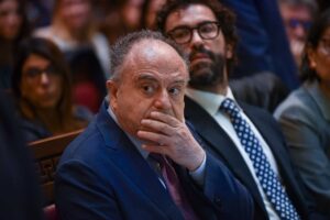 Le sparate dei signor No rompono l’unità fra toghe e il muro dell’omertà