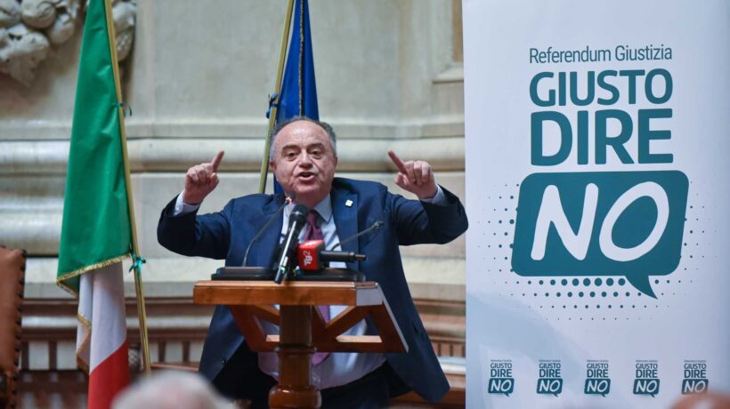 L’ammucchiata del No ha perso ogni freno. Non solo dicono balle: si contraddicono pure