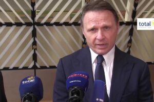 Vino, Lollobrigida: «Italia prima nazione per produzione e seconda per export, per noi è benessere»