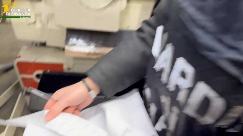 Bergamo, la GdF sequestra oltre 60 tonnellate di tabacco e sigarette
