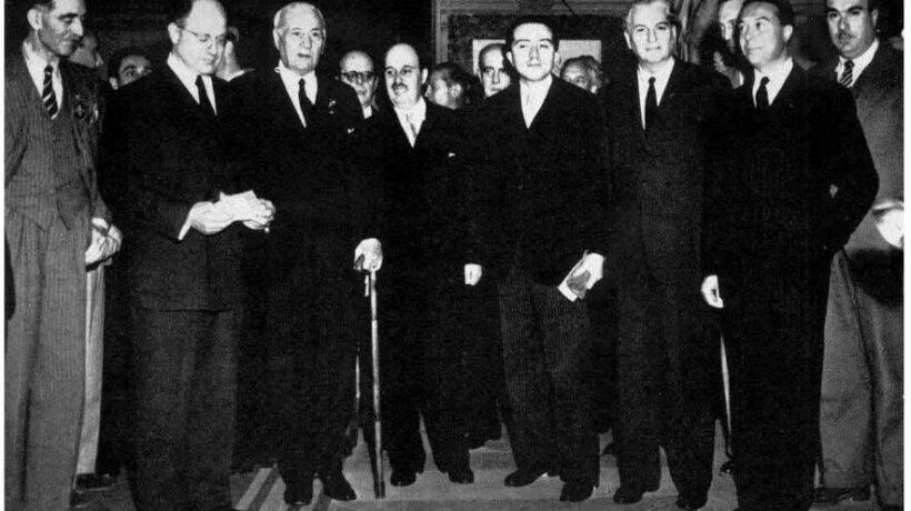 Il Comitato interministeriale per i giochi olimpici. Si riconosce un giovane Giulio Andreotti