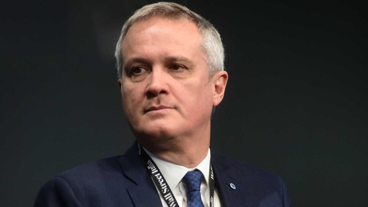 Mediolanum riempie i soci di dividendi