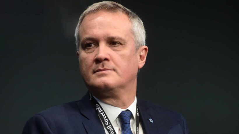 Mediolanum riempie i soci di dividendi