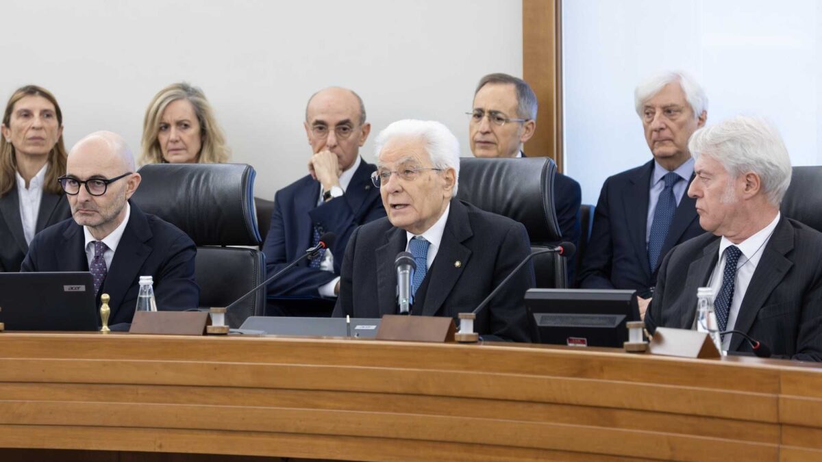 Mattarella fa da «scudo» al Csm che si spacca, ma nomina Lady Davigo