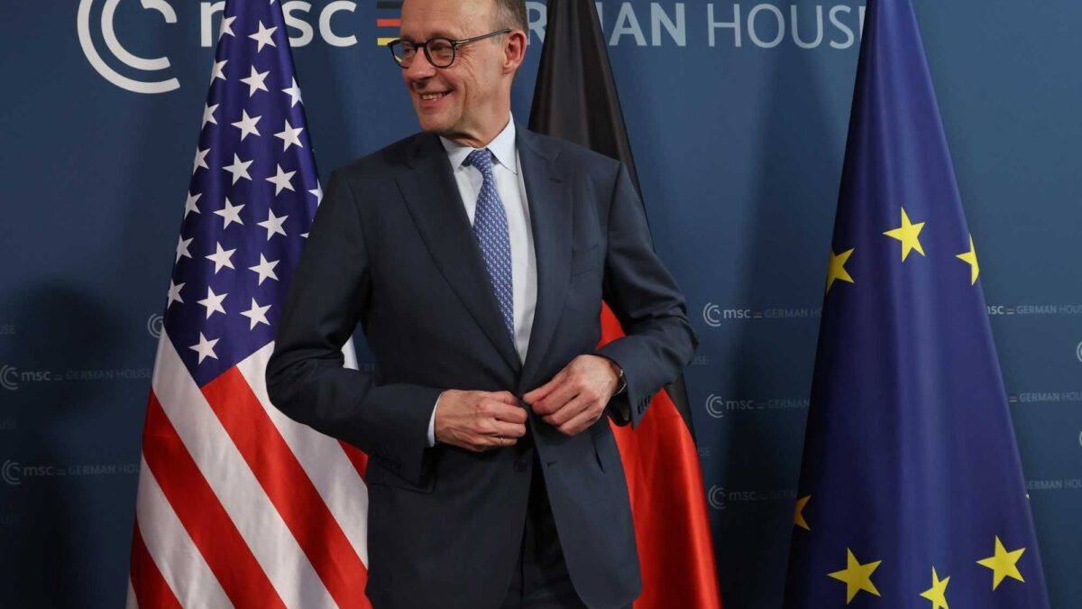 Merz: «C’è frattura tra l’Europa e gli Usa». Macron vaneggia: «Il modello siamo noi»