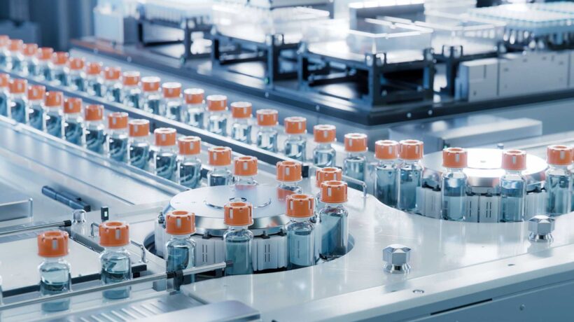 I vaccini anti Covid mRna causano «più danni di quanto la gente pensi»