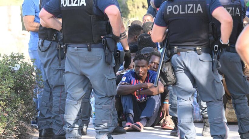 Arriva la stretta sui migranti