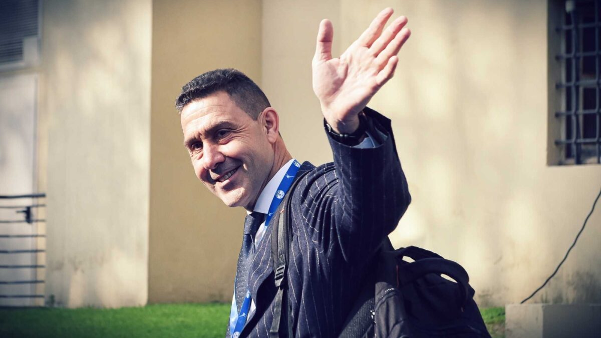 Volano i Vannacci, gode il Colle
