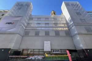 Porte chiuse per l’amica di Epstein