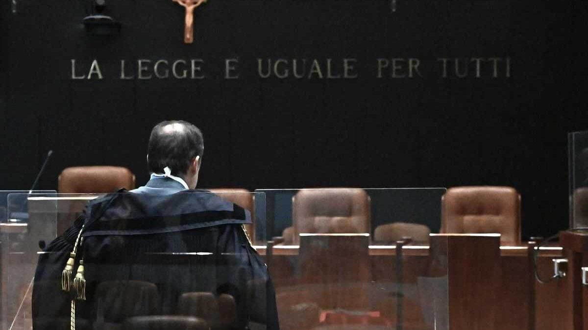 Se ci è negato un giudizio «terzo» la Costituzione resta inapplicata