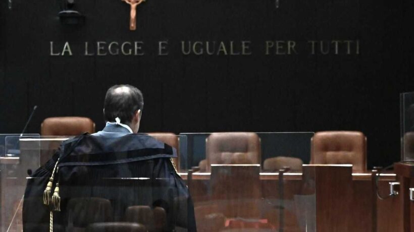 Se ci è negato un giudizio «terzo» la Costituzione resta inapplicata