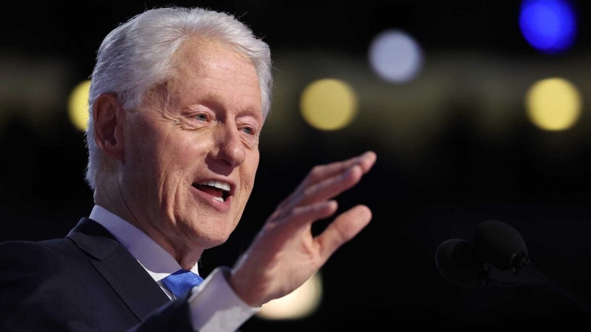 Bill Clinton giura e poi mente ancora: «Mai mentito sotto giuramento»