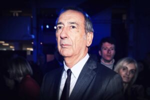 Sinistra presa con le mani nel sacco