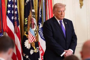 Trump insulta gli alleati ma tace sugli obiettivi