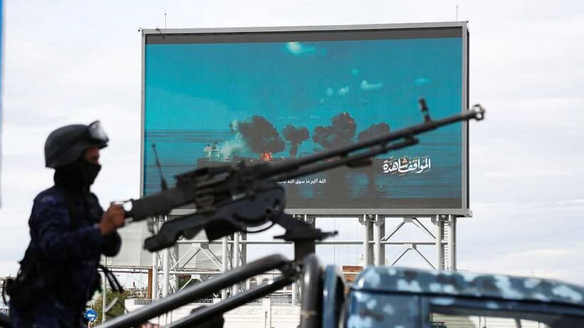 Gli Huthi lanciano un missile su Israele. Dopo Hormuz trema il Mar Rosso