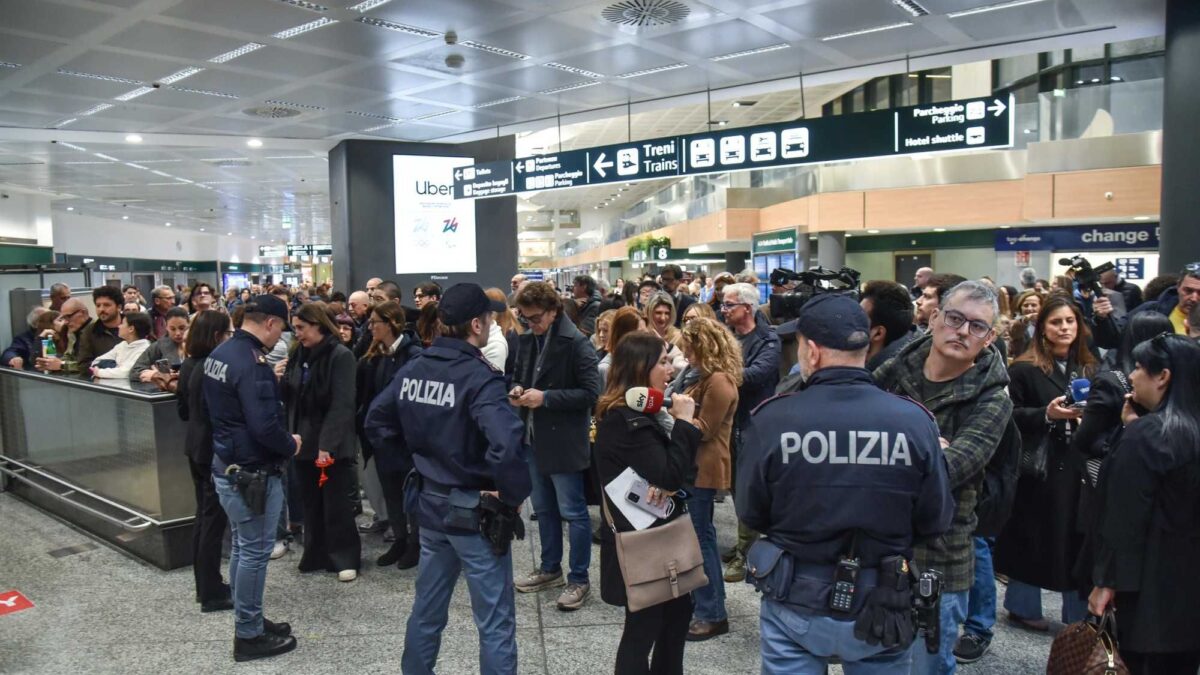 Rientrati in Italia i 200 studenti. Tajani: «Al lavoro per chi è bloccato»