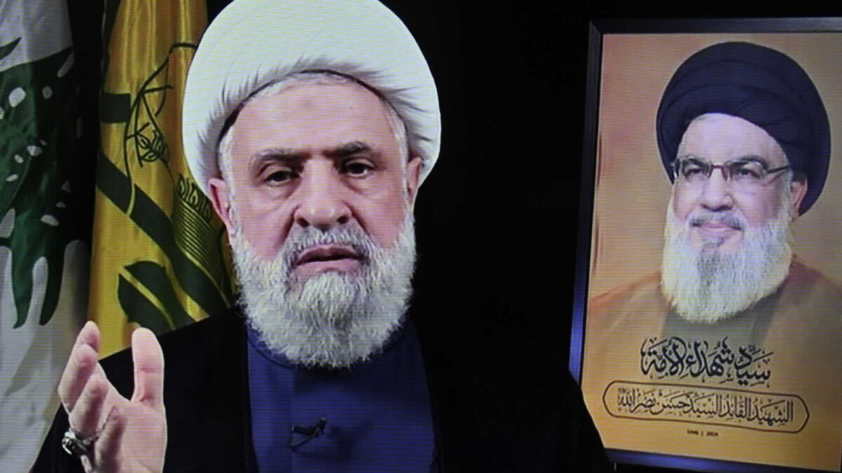 Raid di Israele in tutto il Libano. Hezbollah: «La pazienza è finita»