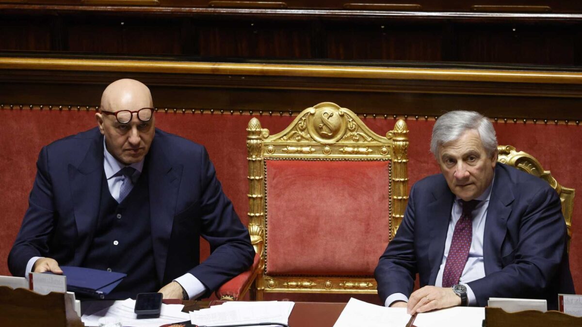 Crosetto convoca i militari: «Rafforzare le difese». Meloni: non siamo in guerra