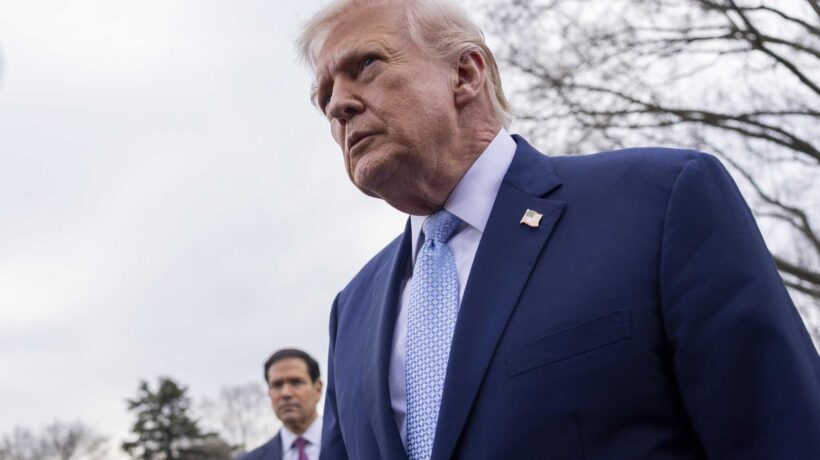 Trump furibondo: «Alleati codardi». Poi spedisce marines e navi nel Golfo