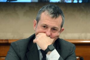 «Delmastro leggero, forse usata una “manina”»