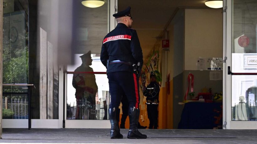 Tredicenne accoltella la sua prof durante una diretta sui social