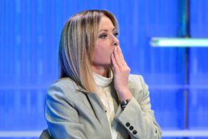 Avvoltoi su Giorgia