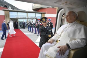 Il Papa dal principe lancia la sfida al laicismo